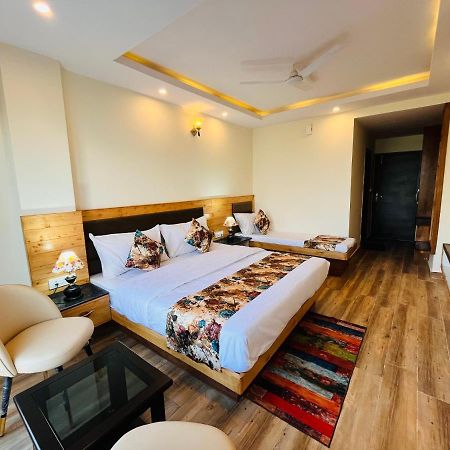 The Pinerock Resort, ムスーリー エクステリア 写真